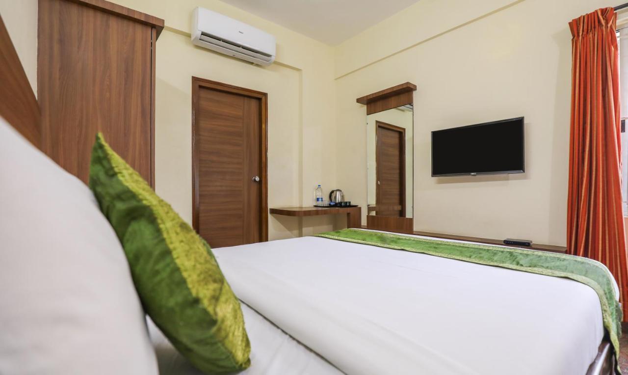 Hotel Treebo Trip Kapil Royalista Ludhiana Exterior foto