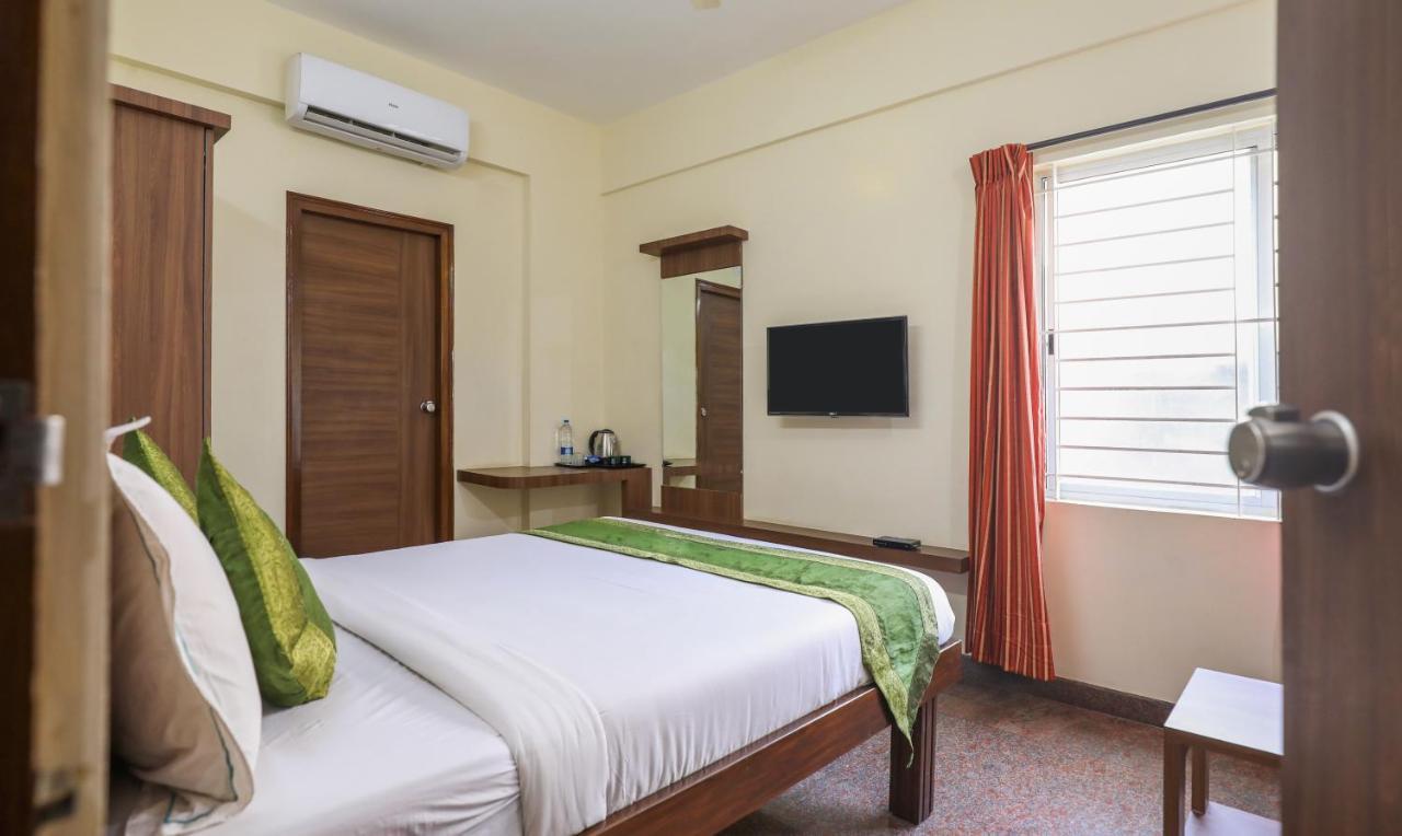 Hotel Treebo Trip Kapil Royalista Ludhiana Exterior foto